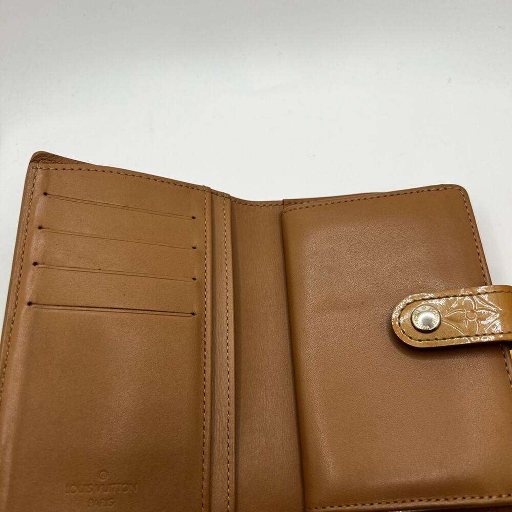GUC Louis Vuitton Tan Vernis Bifold Kisslock Wallet - Picture 7 of 8